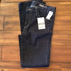 Women’s GAP Jeans.    Dark wash.  27s.   Never worn.    Tags still attached.